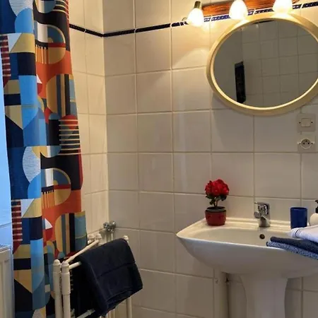 Lumineux Dans Ancienne Orangerie Avec Jardin Et Barbecue - Fr-1-489-281 Vakantiehuis