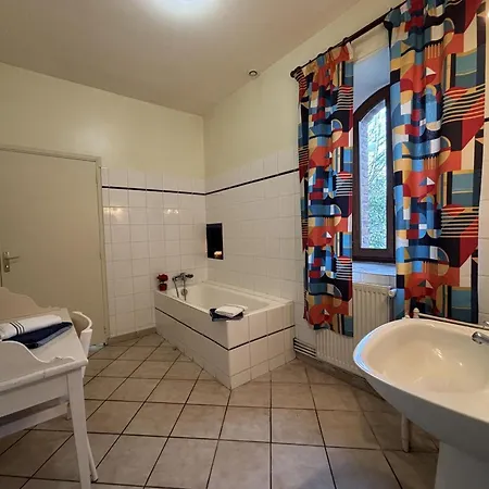 Lumineux Dans Ancienne Orangerie Avec Jardin Et Barbecue - Fr-1-489-281 Vakantiehuis *