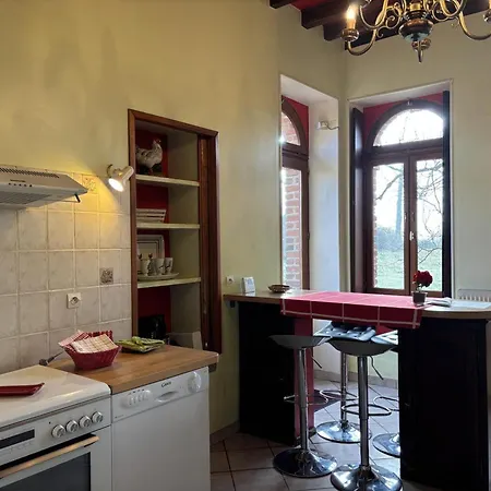 Séjour à la campagne Lumineux Dans Ancienne Orangerie Avec Jardin Et Barbecue - Fr-1-489-281 *